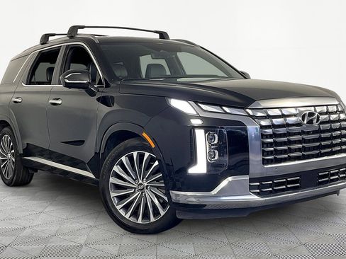 Used 2024 Hyundai Palisade Calligraphy FWD image 3
