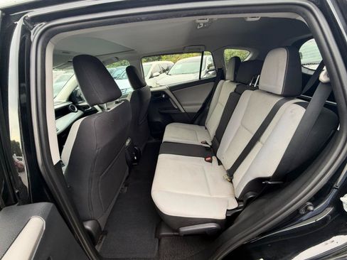 Used 2017 Toyota RAV4 XLE FWD image 26