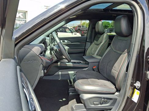 Certified 2025 Ford Explorer ST AWD/4WD image 14