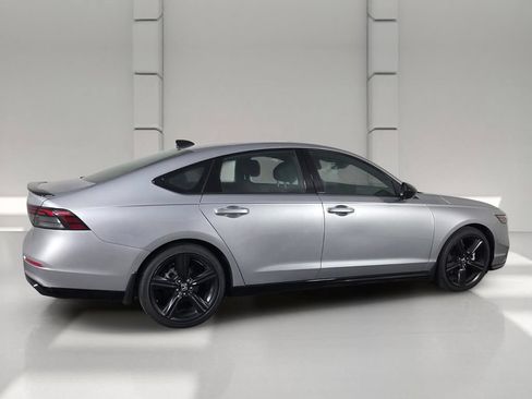 Used 2025 Honda Accord Sport image 4