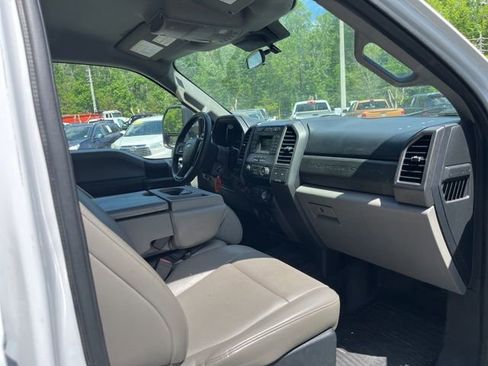 Used 2020 Ford F250 XL w/ Power Equipment Group image 10