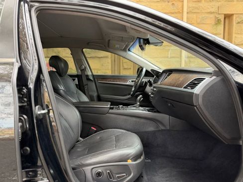 Used 2015 Hyundai Genesis 3.8 w/ Option Group 04 image 33