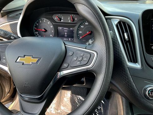 Used 2023 Chevrolet Malibu LT FWD image 12