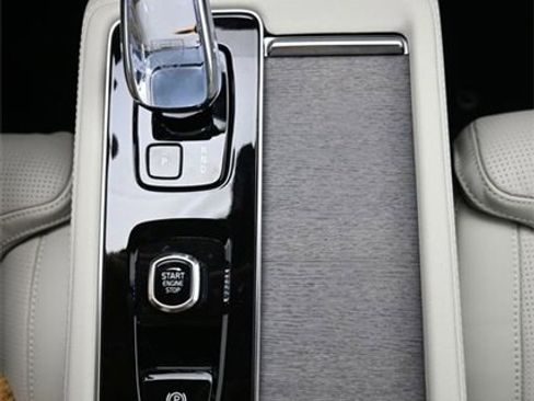 New 2026 Volvo XC90 T8 Ultra image 10