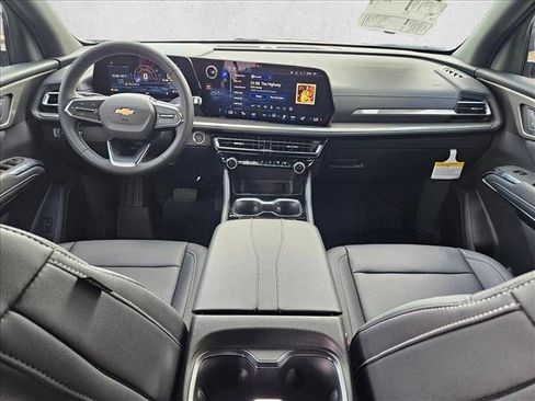 New 2026 Chevrolet Traverse LT w/ Sun and Wheel Package FWD image 15