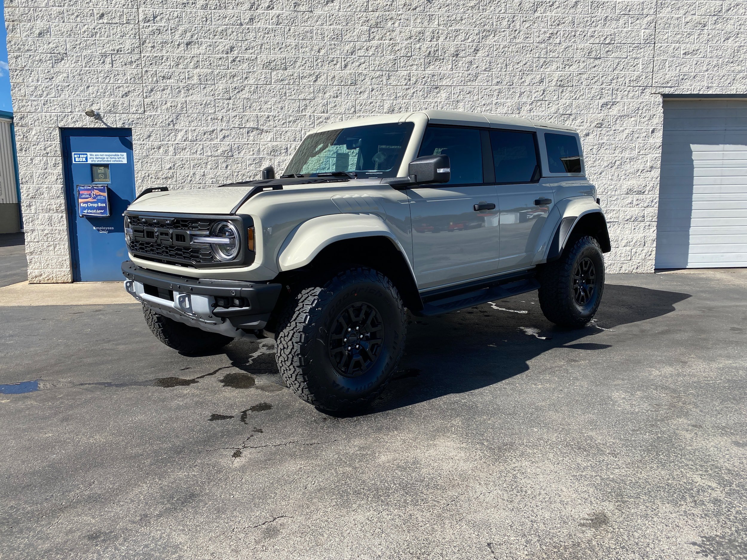 New 2026 Ford Bronco Raptor AWD/4WD image 2