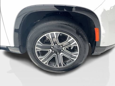 Used 2024 Jeep Wagoneer L Series II RWD image 13