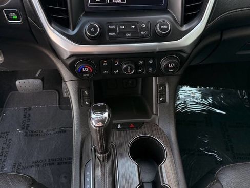 Used 2018 GMC Acadia SLT AWD/4WD image 14