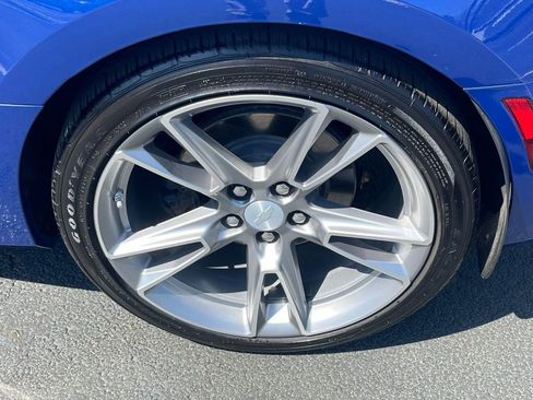Used 2020 Chevrolet Camaro LT RWD image 7