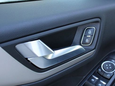 Used 2022 Ford Escape SEL image 5