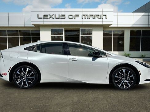 Used 2024 Toyota Prius Prime XSE Premium image 7