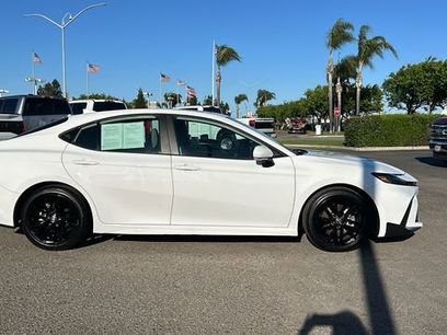 Used 2025 Toyota Camry SE w/ Multimedia Upgrade Package