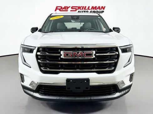 Used 2026 GMC Acadia Elevation w/ Elevation Premium Package AWD/4WD image 2