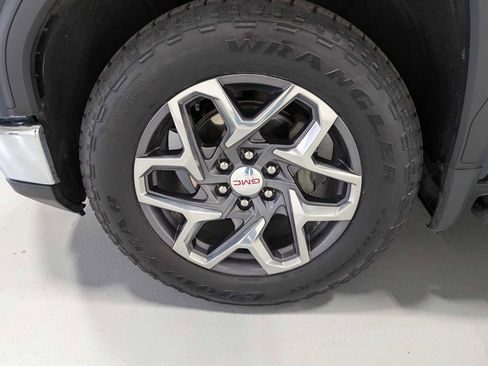 Certified 2022 GMC Sierra 1500 SLT w/ SLT Convenience Package AWD/4WD image 3
