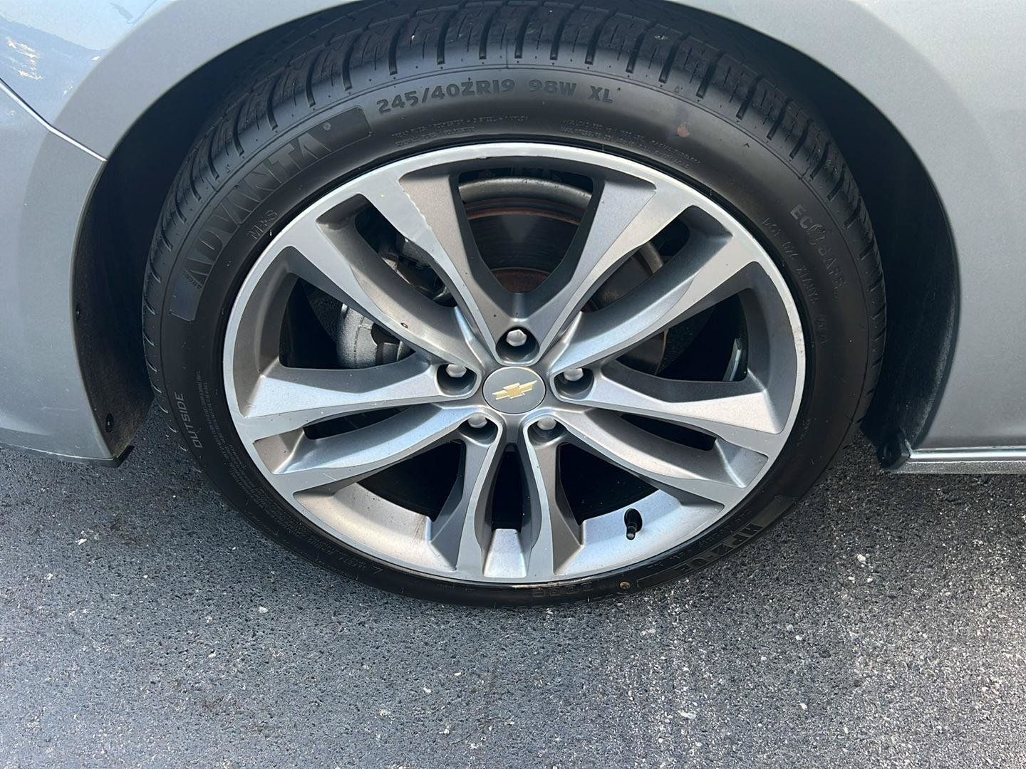 Used 2023 Chevrolet Malibu LT FWD image 30