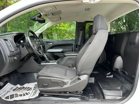 Used 2022 Chevrolet Colorado LT w/ Fleet Safety Package RWD image 11