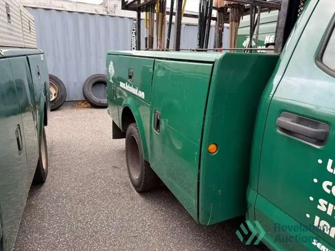 Used 2017 Ford F450 XL w/ Power Equipment Group RWD image 2