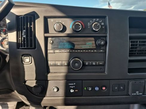 Used 2022 Chevrolet Express 3500 w/ Power Convenience Package image 21