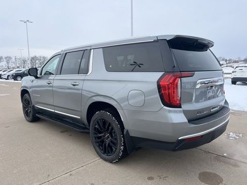 Used 2023 GMC Yukon XL SLT image 5