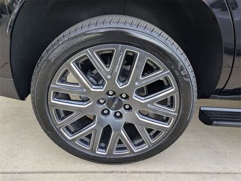 Used 2026 GMC Yukon Denali Ultimate w/ LPO, Floor Liner Package image 15