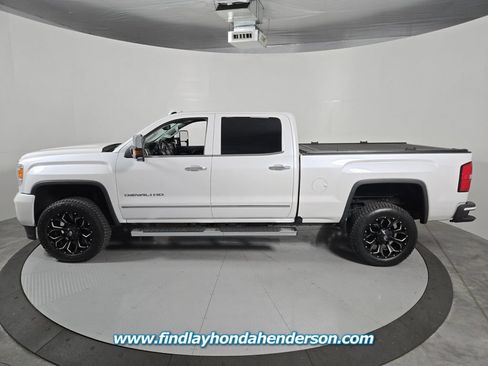Used 2018 GMC Sierra 2500 Denali AWD/4WD image 3