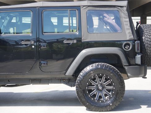 Used 2016 Jeep Wrangler Unlimited Sport w/ Max Tow Package AWD/4WD image 27
