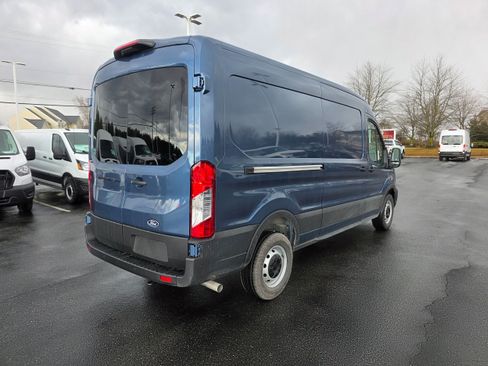 New 2026 Ford Transit 250 148 Medium Roof RWD image 5