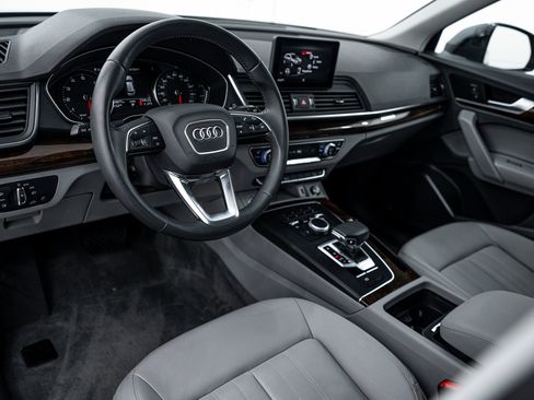 Used 2020 Audi Q5 2.0T Premium w/ Convenience Package image 9