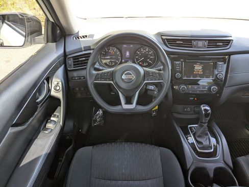 Used 2020 Nissan Rogue S image 15