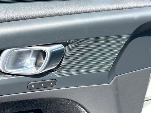 Used 2023 Volvo XC40 Recharge Plus image 20