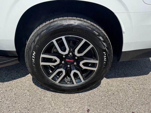 Used 2023 GMC Yukon XL AT4 w/ Technology Package AWD/4WD image 27