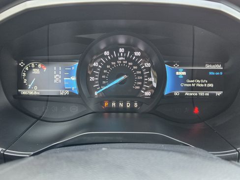 Used 2021 Ford Edge SEL image 11