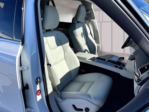 Used 2018 Volvo XC90 T6 Momentum w/ Convenience Package image 7