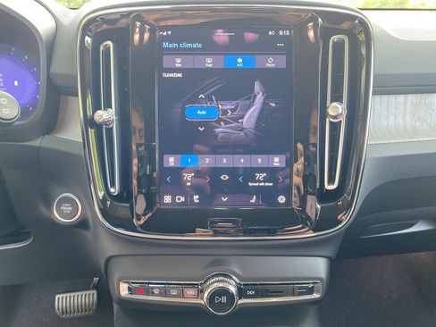 Used 2023 Volvo XC40 B5 Core w/ Climate Package AWD/4WD image 21