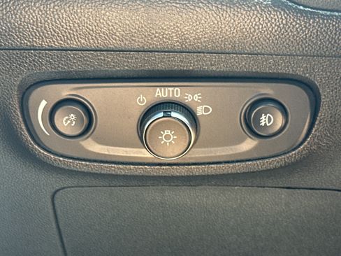 Used 2022 Buick Encore GX Select FWD image 22