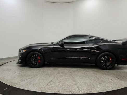 Used 2017 Ford Mustang Shelby GT350R w/ GT350R Equipment Group 920A RWD image 2