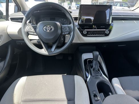 Used 2025 Toyota Corolla LE FWD image 15