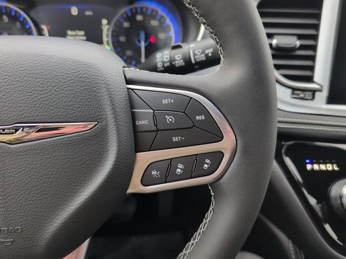 New 2026 Chrysler Pacifica Limited image 30