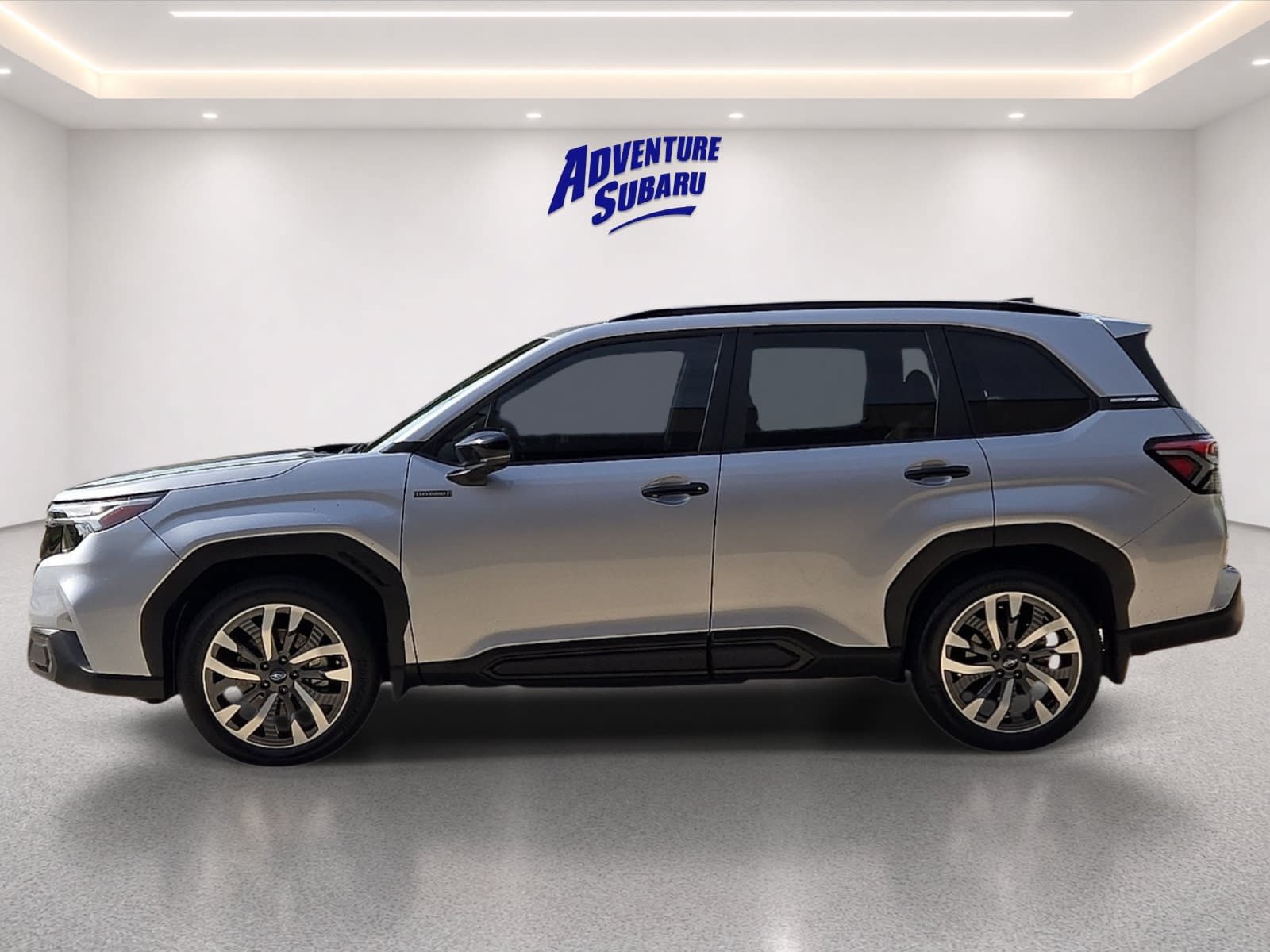Used 2025 Subaru Forester Touring w/ Touring Package AWD/4WD image 4