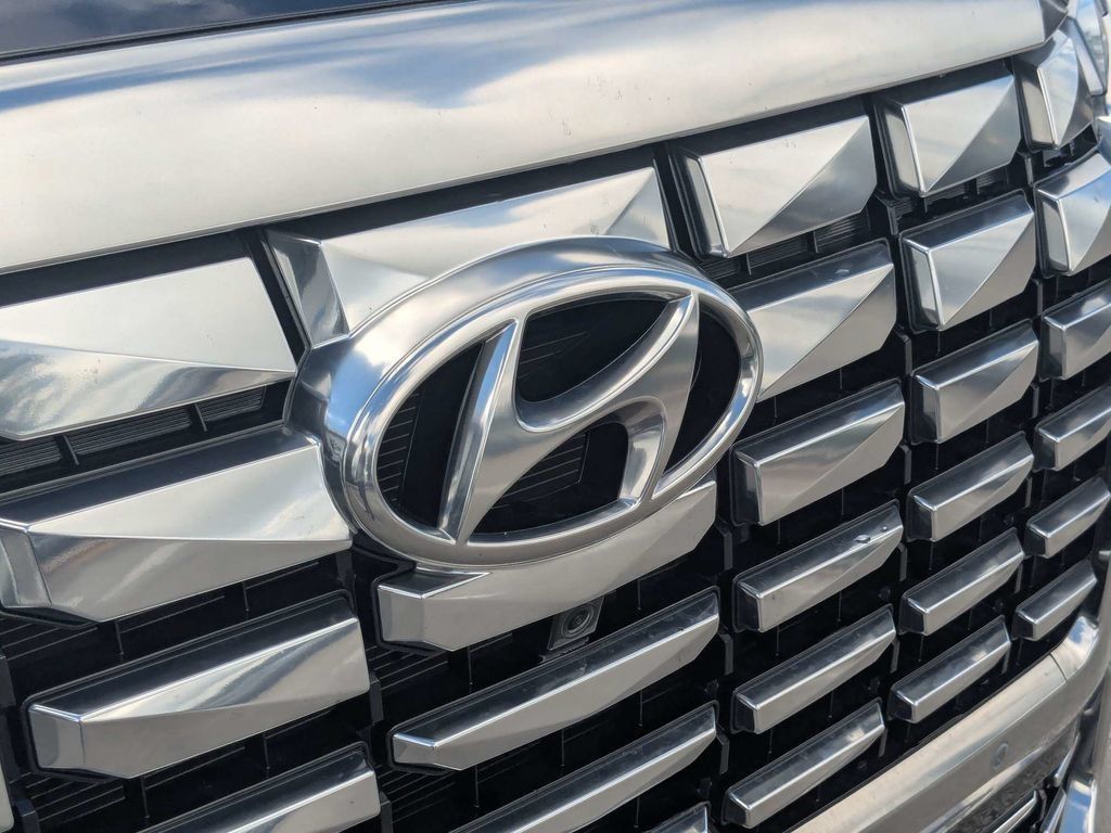 Used 2025 Hyundai Palisade Calligraphy FWD image 12