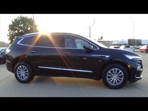 Used 2024 Buick Enclave Premium image 5