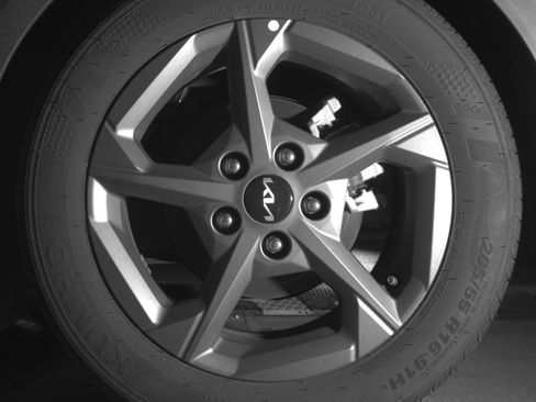 Used 2025 Kia K4 LXS image 14