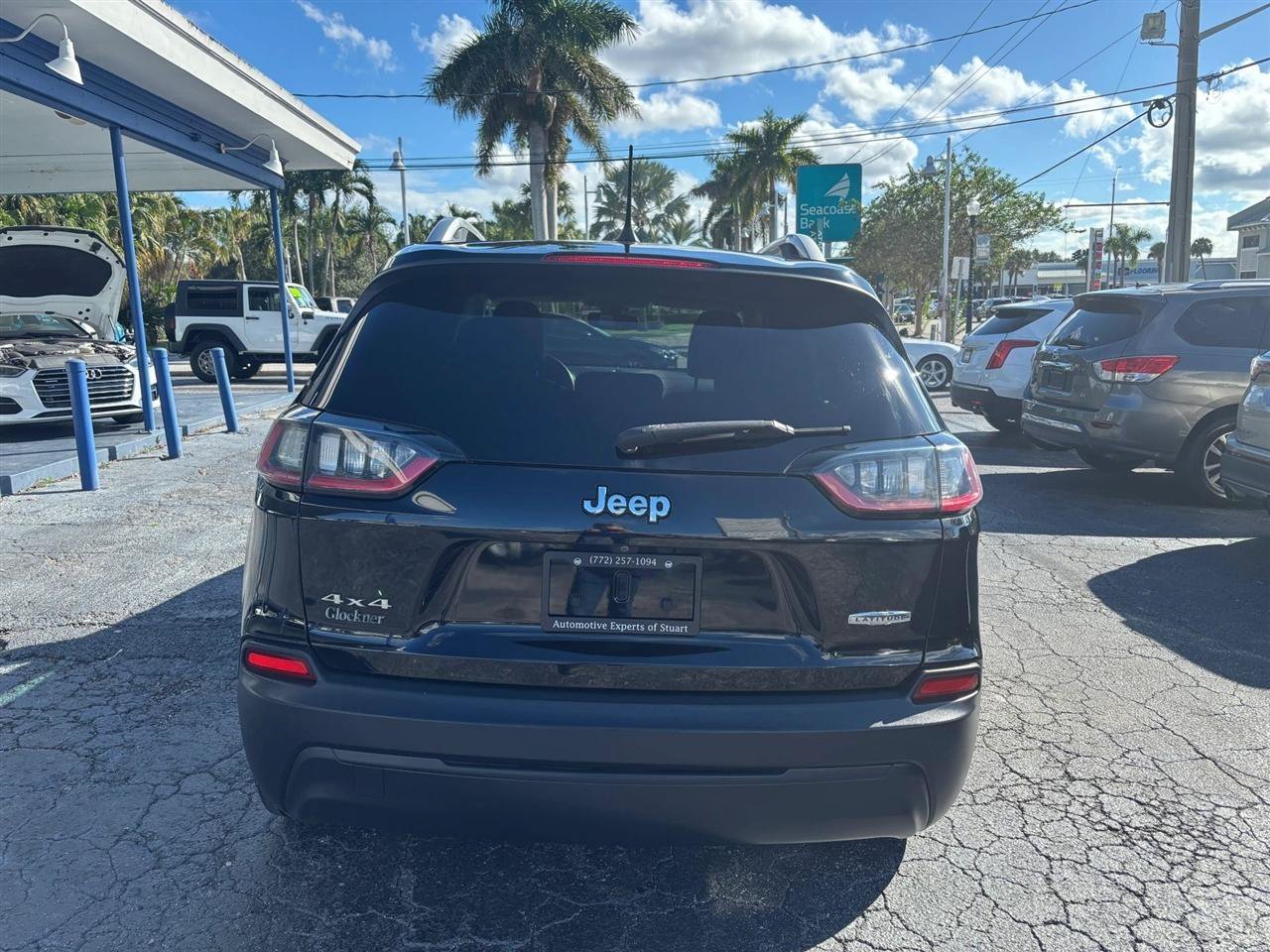 Used 2019 Jeep Cherokee Latitude Plus w/ Comfort/Convenience Group AWD/4WD image 4