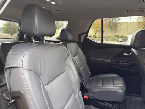 Used 2019 Chevrolet Traverse LT w/ LT Premium Package FWD image 60