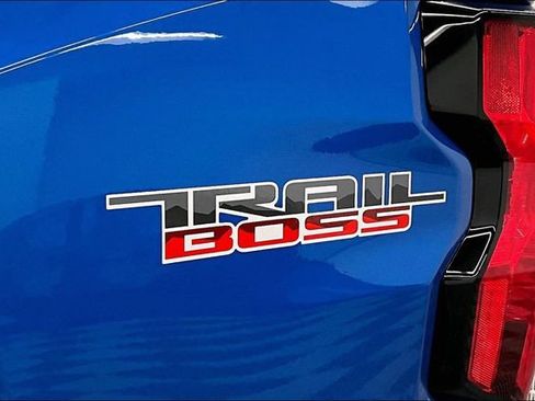 Used 2024 Chevrolet Colorado Trail Boss w/ Advanced Trailering Package AWD/4WD image 36