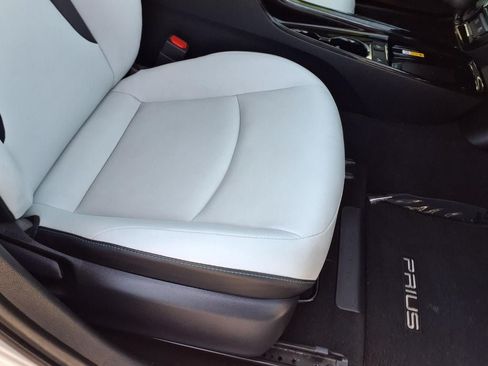 Used 2019 Toyota Prius XLE w/ Carpet Mat Package FWD image 18
