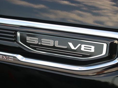 Used 2025 GMC Sierra 1500 SLT AWD/4WD image 10