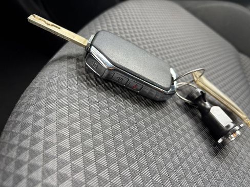 Used 2025 Kia Soul LX w/ LX Technology Package FWD image 21