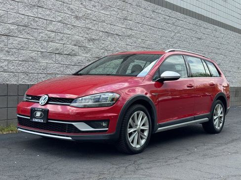 Used 2019 Volkswagen Golf Alltrack S AWD/4WD image 1