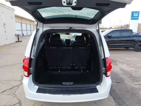 Used 2018 Dodge Grand Caravan GT image 29